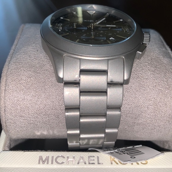 New in box Michael Kors Men's watch MK8469 Gareth Chronograph new with box& tag - Picture 3 of 6
